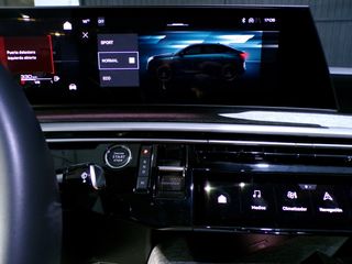 Peugeot 3008 HYBRID 136cv ALLURE AUTO. 11/2024