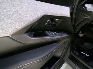 Peugeot 3008 HYBRID 136cv ALLURE AUTO. 11/2024