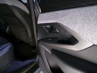 Peugeot 3008 HYBRID 136cv ALLURE AUTO. 11/2024