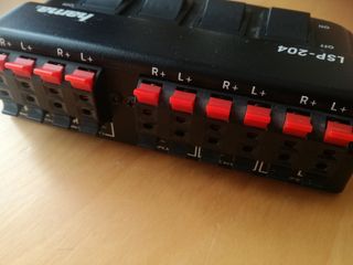 Conmutador/selector de altavoces Hama LSP-204