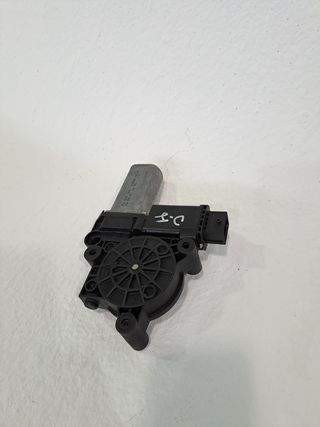 MOTOR ELEVALUNAS DELANTERO IZQUIERDO OPEL CORSA D 645903