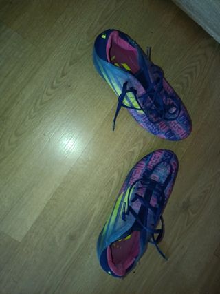 Adidas Messi Son talla 40 pero se ajustan