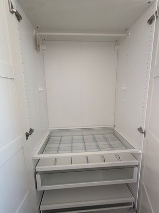 Armario blanco IKEA BERGSBO