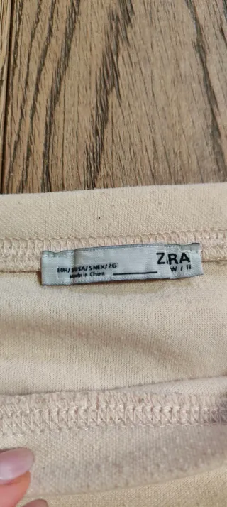 Felpa color crema con manica ampia Zara