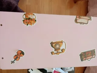 Armario de muñecas vintage rosa