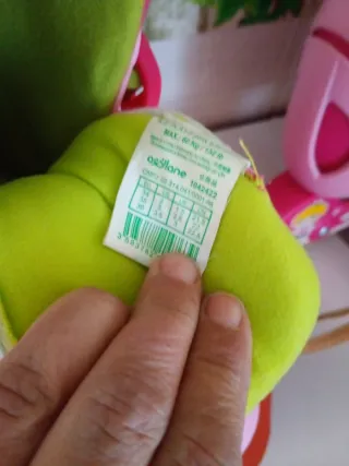 Patines en línea rosas para niña más casco