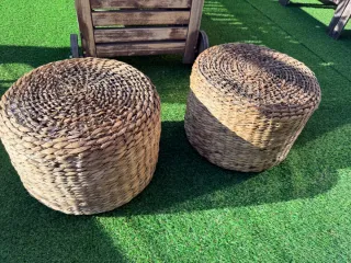 Puf de mimbre redondo