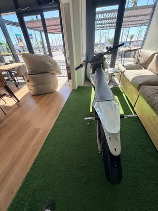 Stark Varg SM Supermoto Eléctrica – 80 CV – Snow W