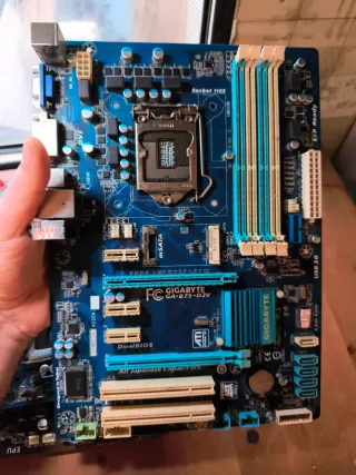 Placas base PC ASRock, ASUS, GIGABYTE