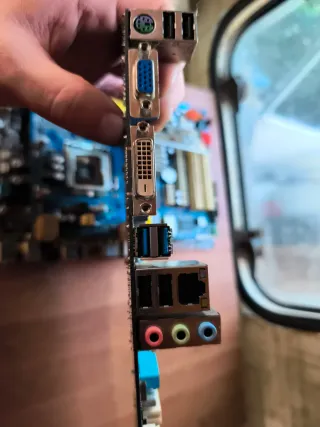 Placas base PC ASRock, ASUS, GIGABYTE