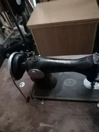 Máquina de coser antigua