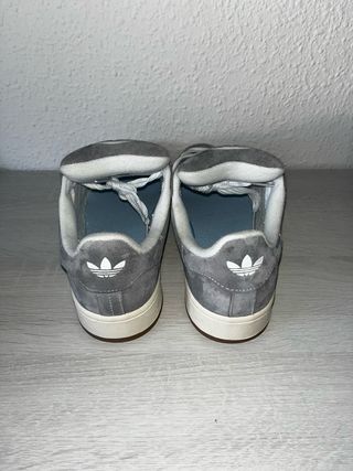 Adidas Campus Grises y Blancas