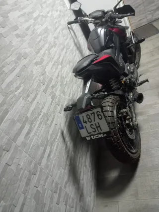 Moto Zontes Adventure Negra/Roja