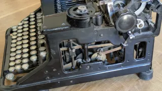 Máquina de escribir Hispano Olivetti