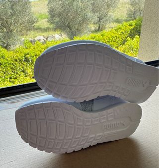 Zapatillas Puma Blancas niño/niña talla 27,5