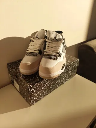 Jordan 4 Taglia 40 Grigio Bianco