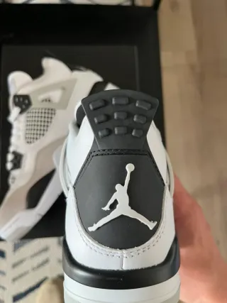 Sneakers Jordan 4 Taglia 43