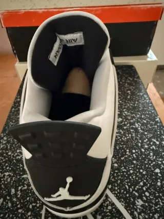 Jordan 4 Talla 42 Gris Blanco