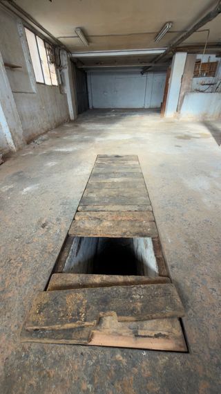 Local garaje SE ALQUILA O SE VENDE.