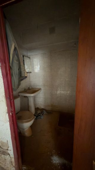 Local garaje SE ALQUILA O SE VENDE.