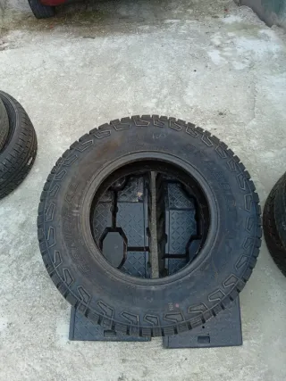 Neumático General Grabber AT2 275 70 18