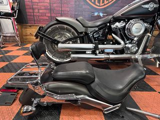 Harley-Davidson Fat Boy 107 Negra