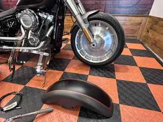 Harley-Davidson Fat Boy 107 Negra