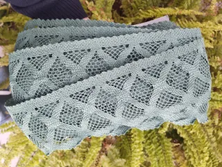 Punta de encaje color verde oliva