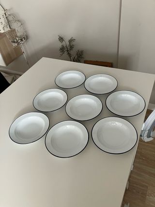 Lote 8 platos esmaltados borde azul