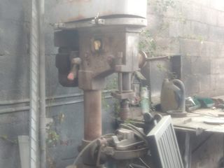 Taladro de medio pie 2 velocidades