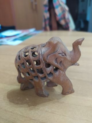 Statuina elefante intagliata vintage