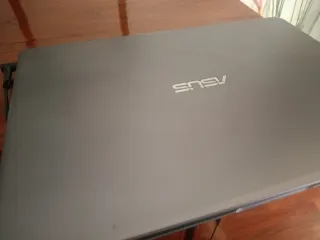 Portátil Asus i5 8GB RAM 256GB SSD Gris