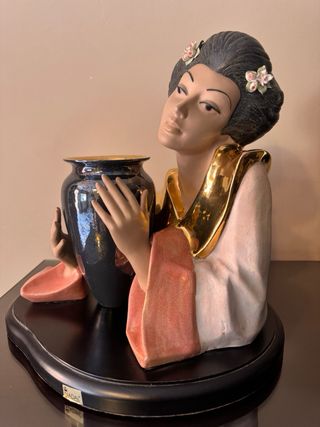 Figura Geisha con Jarrón Nadal