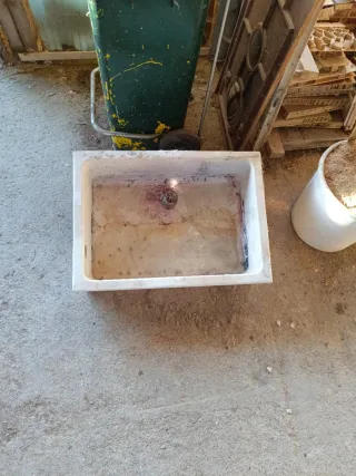 Lavadero de obra blanco