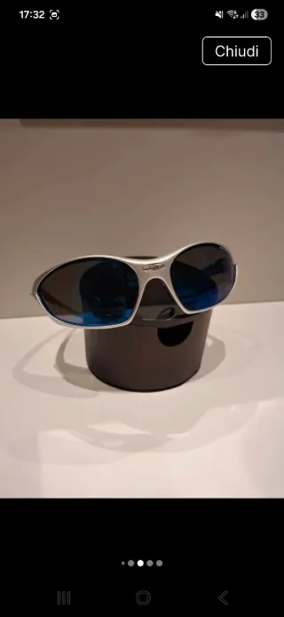 Occhiali da sole argento e blu