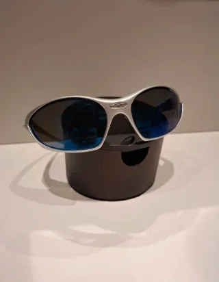 Occhiali da sole argento e blu