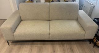 Sofá de tela en beige de Maison