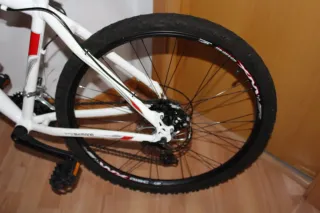 Bicicleta moma aluminio 26 pulgadas.