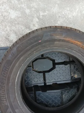 Neumático Bridgestone 215/65R16