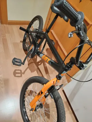 Bicicleta BMX Negra Casi Nueva