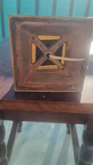 Pie de lámpara dorado de los años 80 estilo clásic