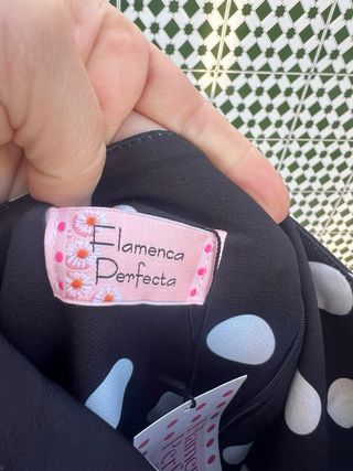 Bata Rociera lunares blanco y negro