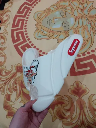 Zapatillas blancas con diseño de búho