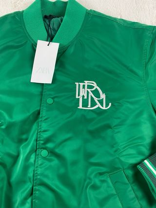 Chaqueta Bomber Zara Verde talla M