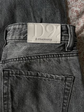 Pantalones vaqueros grises anchos