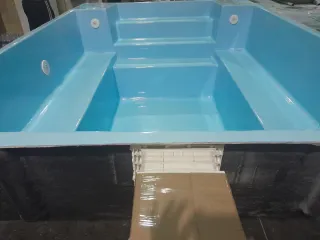 Piscinas de poliéster
