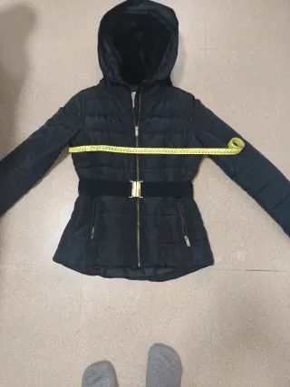 Chaquetón negro acolchado