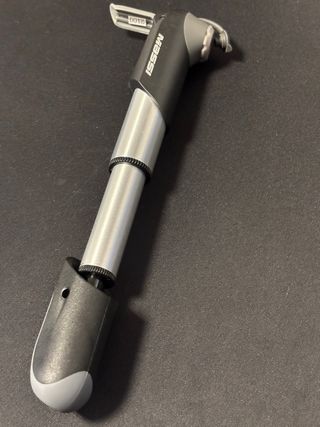 Mini bomba de mano Massi