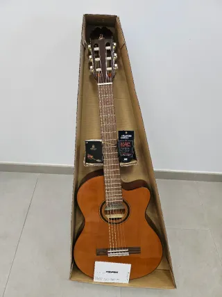 Guitarra Admira Málaga ECTF Estrecha