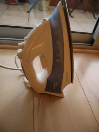 Plancha de vapor Taurus 2200W